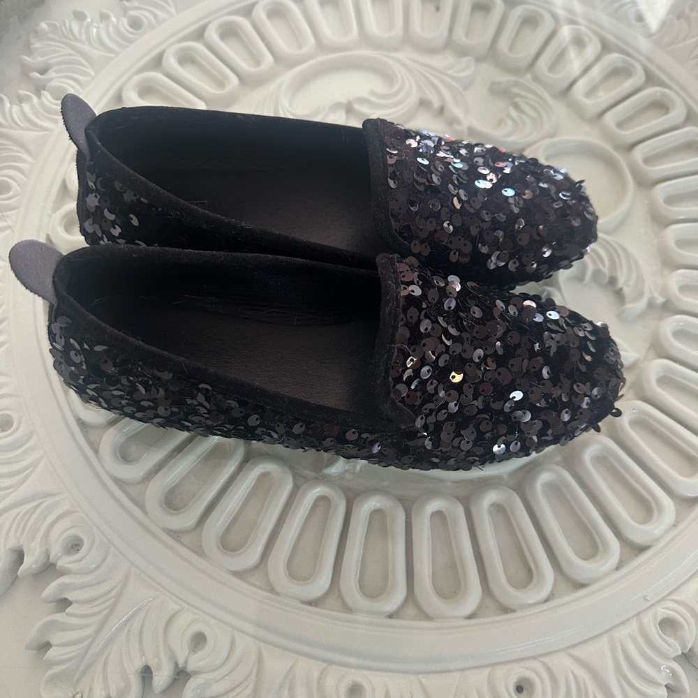 BLACK SEQUINED FLATS girls 2 or women’s 4